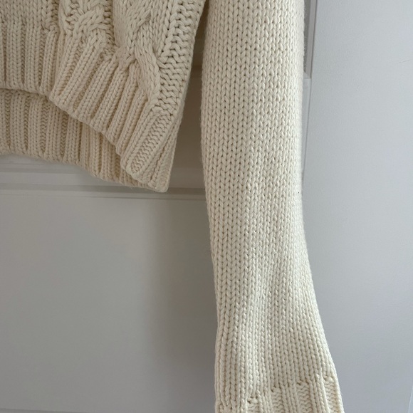 CROP UO WHITE SWEATER - Picture 4 of 7